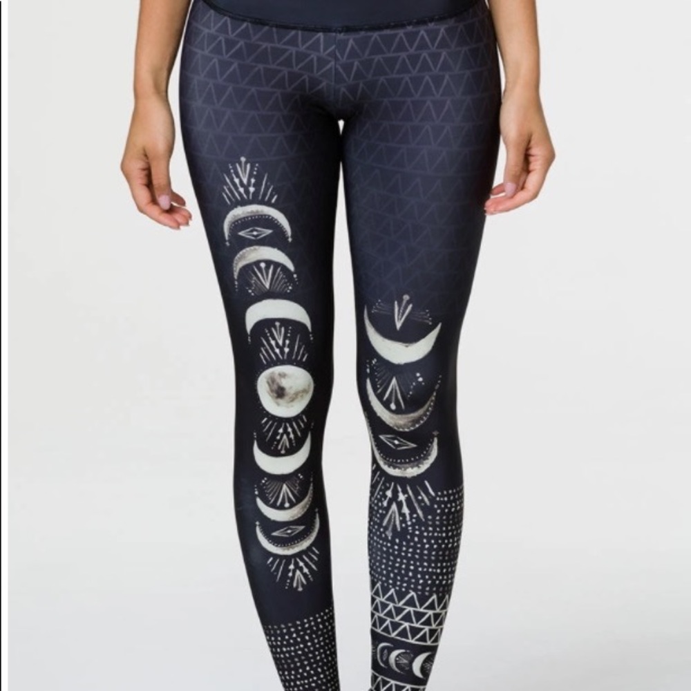 Onzie yoga moon phase leggings xs/s